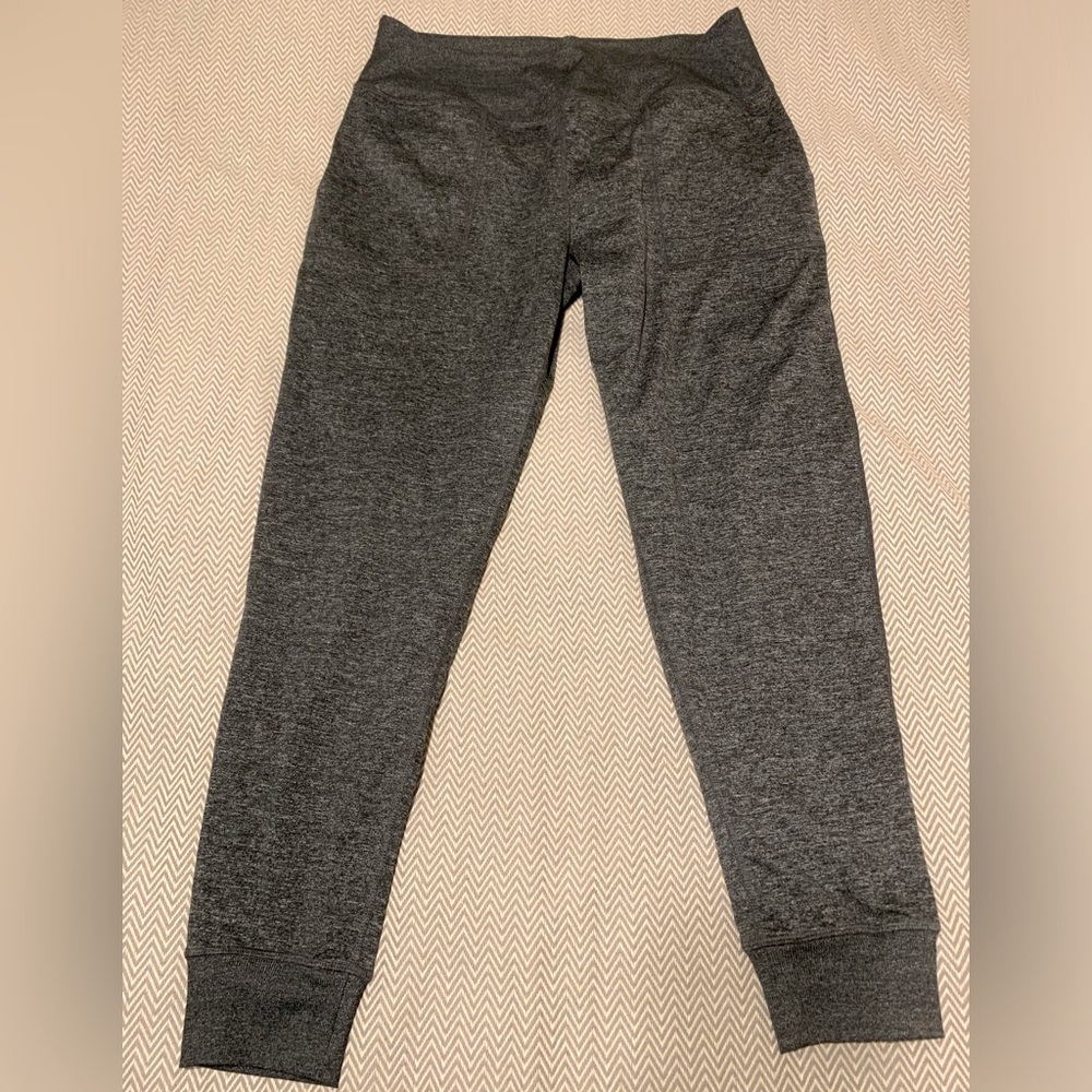 Kinesis dark heather gray joggers. Super soft. Large front pockets. Like new! XL